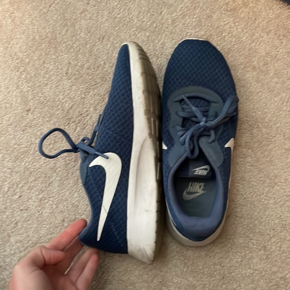 Women’s Nike Shoes - Picture 2 of 6